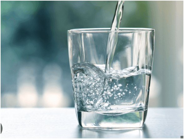 Why You Should Embrace Avoiding Water Right After Meals; Health-Boosting Reasons Explained