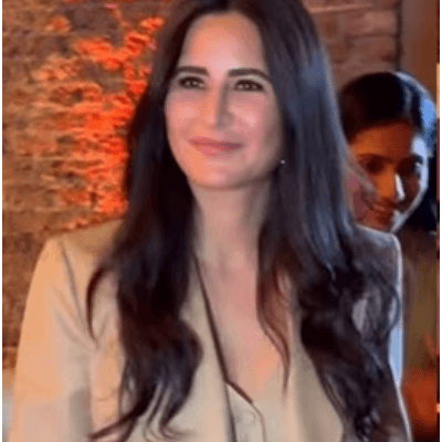 Katrina Kaif Dazzles at Mumbai Event: Fans Celebrate the ‘Stunning Lady Boss’ Interaction with Paparazzi