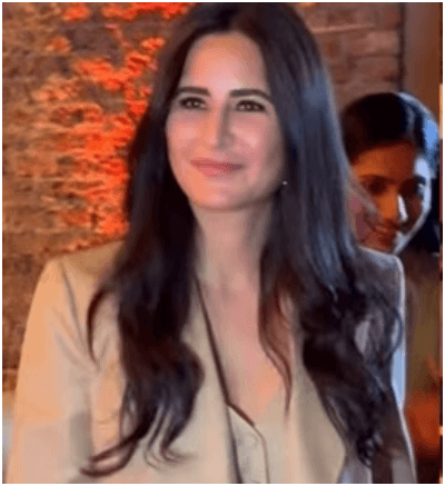 Katrina Kaif Dazzles at Mumbai Event: Fans Celebrate the 'Stunning Lady Boss' Interaction with Paparazzi