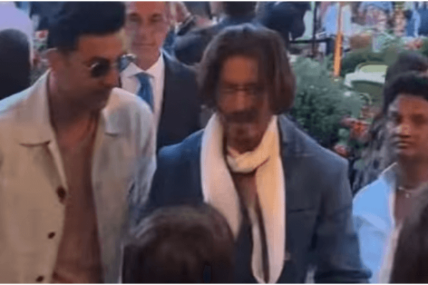 Shah Rukh Khan Mistaken for ‘Desi’ Johnny Depp at Ambani Party: Fans Amazed.